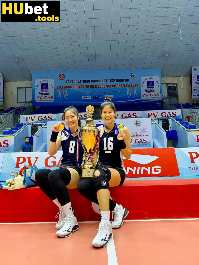 Phụ công Bùi Thị Ngà (số 16) cùng Binh chủng Thông tin lên ngôi tại giải vô địch quốc gia năm 2020. (Ảnh: FBNV) Phụ công Bùi Thị Ngà (số 16) cùng Binh chủng Thông tin lên ngôi tại giải vô địch quốc gia năm 2020. (Ảnh: FBNV)