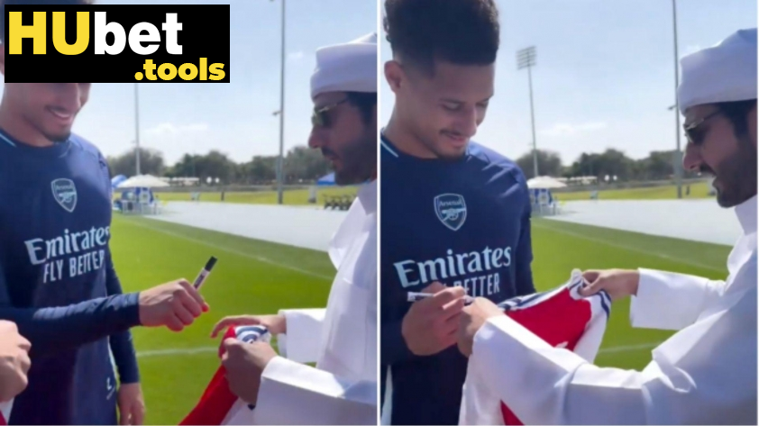 Saliba cười trừ trước lời đề nghị của người hâm mộ Arsenal. Saliba cười trừ trước lời đề nghị của người hâm mộ Arsenal.