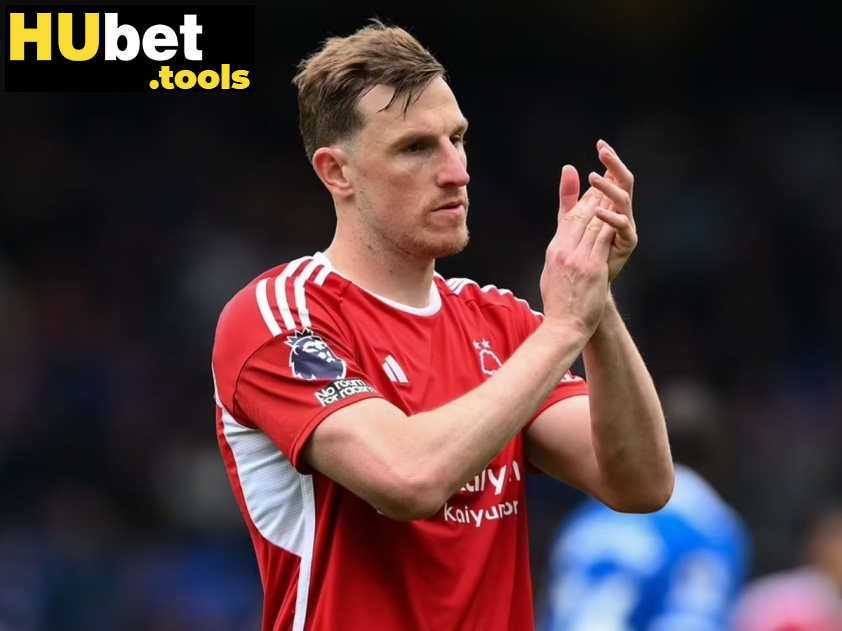 Chris Wood đang duy trì hiệu suất làm bàn ấn tượng trong màu áo Nottingham Forest (Ảnh: Daily Mail) Chris Wood đang duy trì hiệu suất làm bàn ấn tượng trong màu áo Nottingham Forest (Ảnh: Daily Mail)